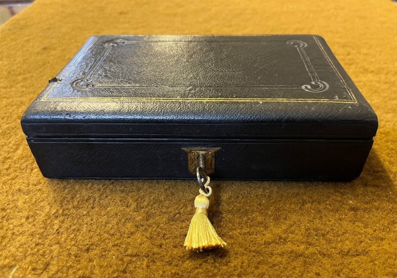 Antique Leather Bound Jewellery / Etui Box
