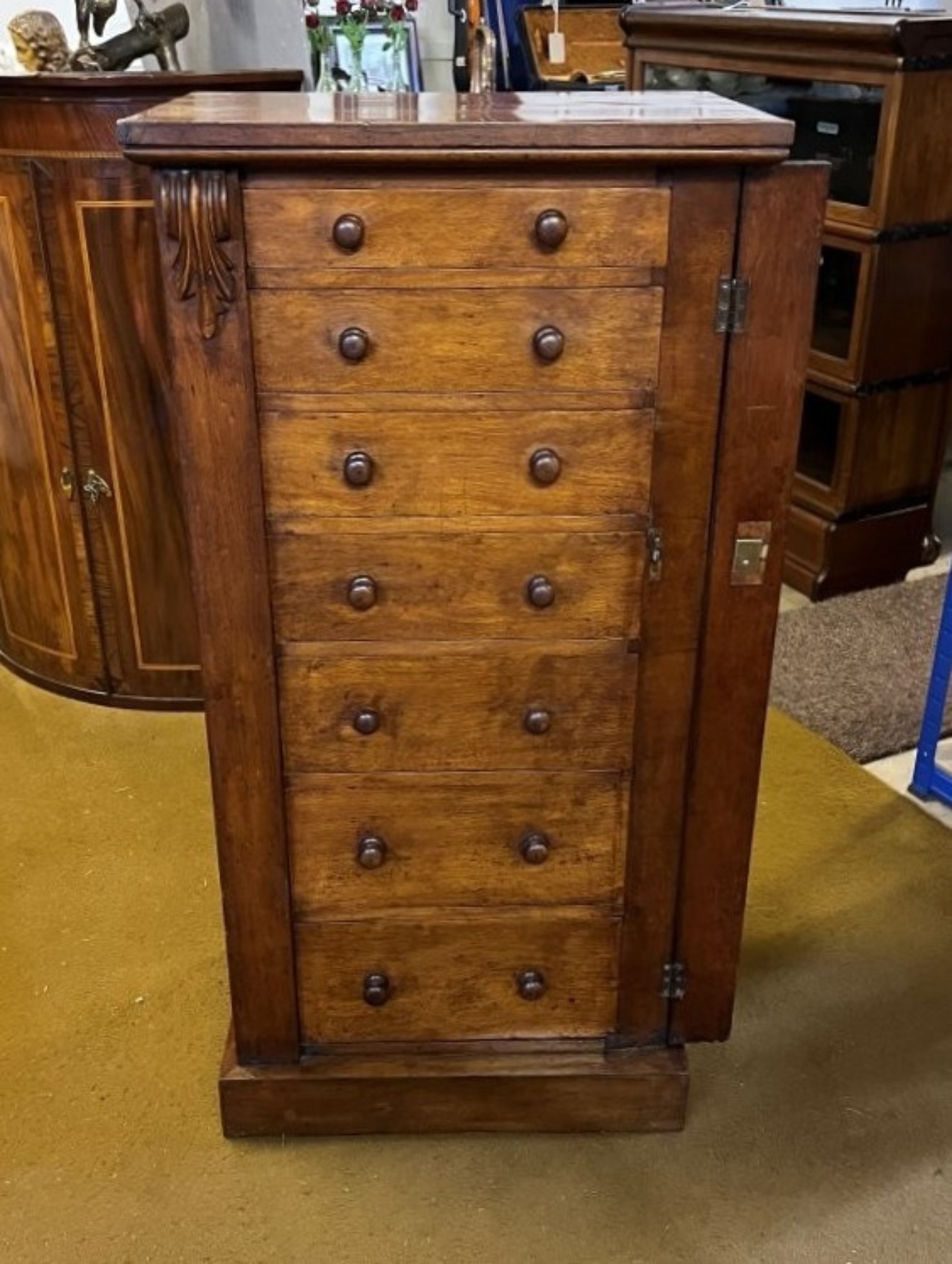 Victorian Light Mahogany Wellington Chest with 7 Graduated Drawers