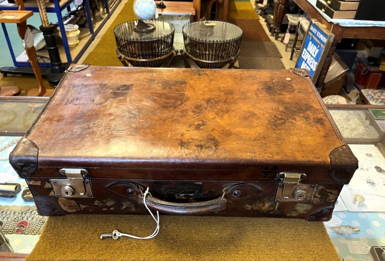Vintage Leather Suitcase Reinforced Leather Corners