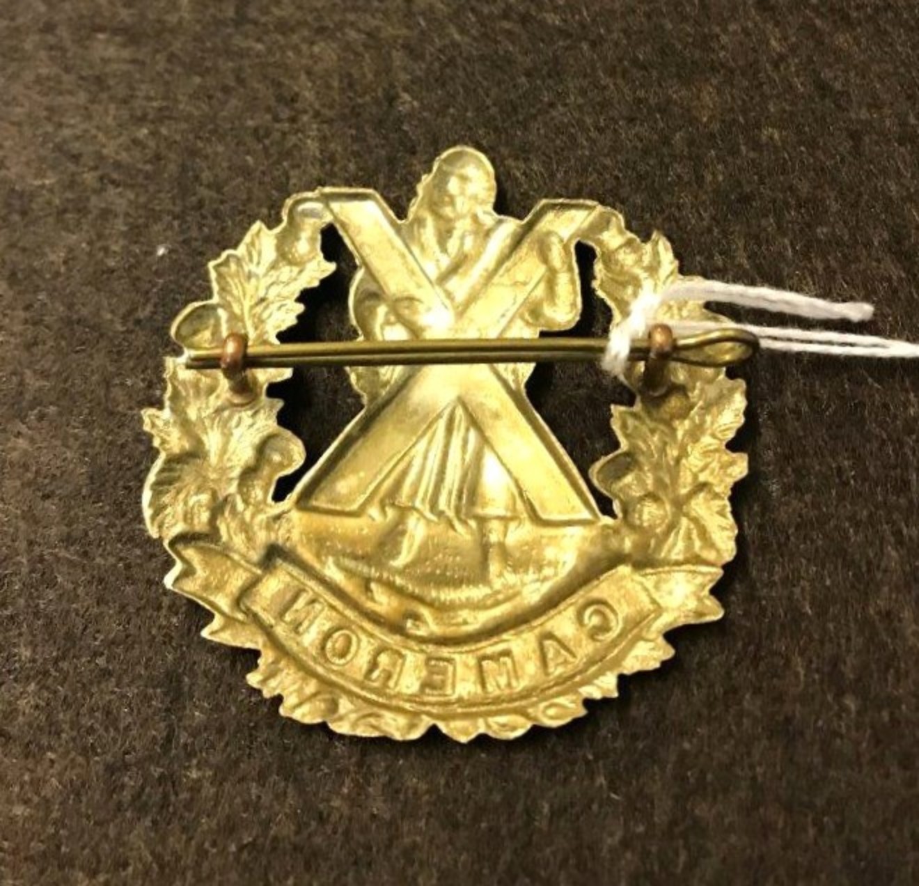 WW1 Queens Own Cameron Highlanders Cap Badge