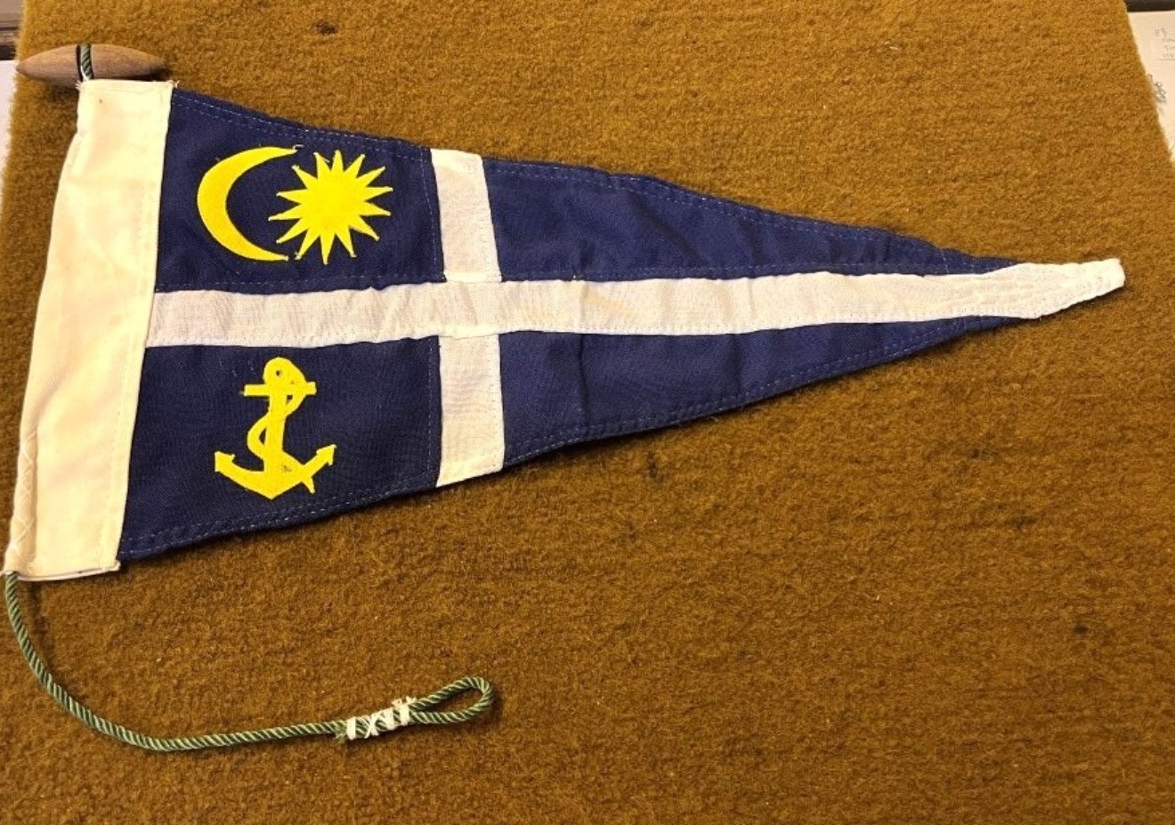 Vintage Royal Selngor Yacht Club (Malaysia) Pennant with Rope and Toggle