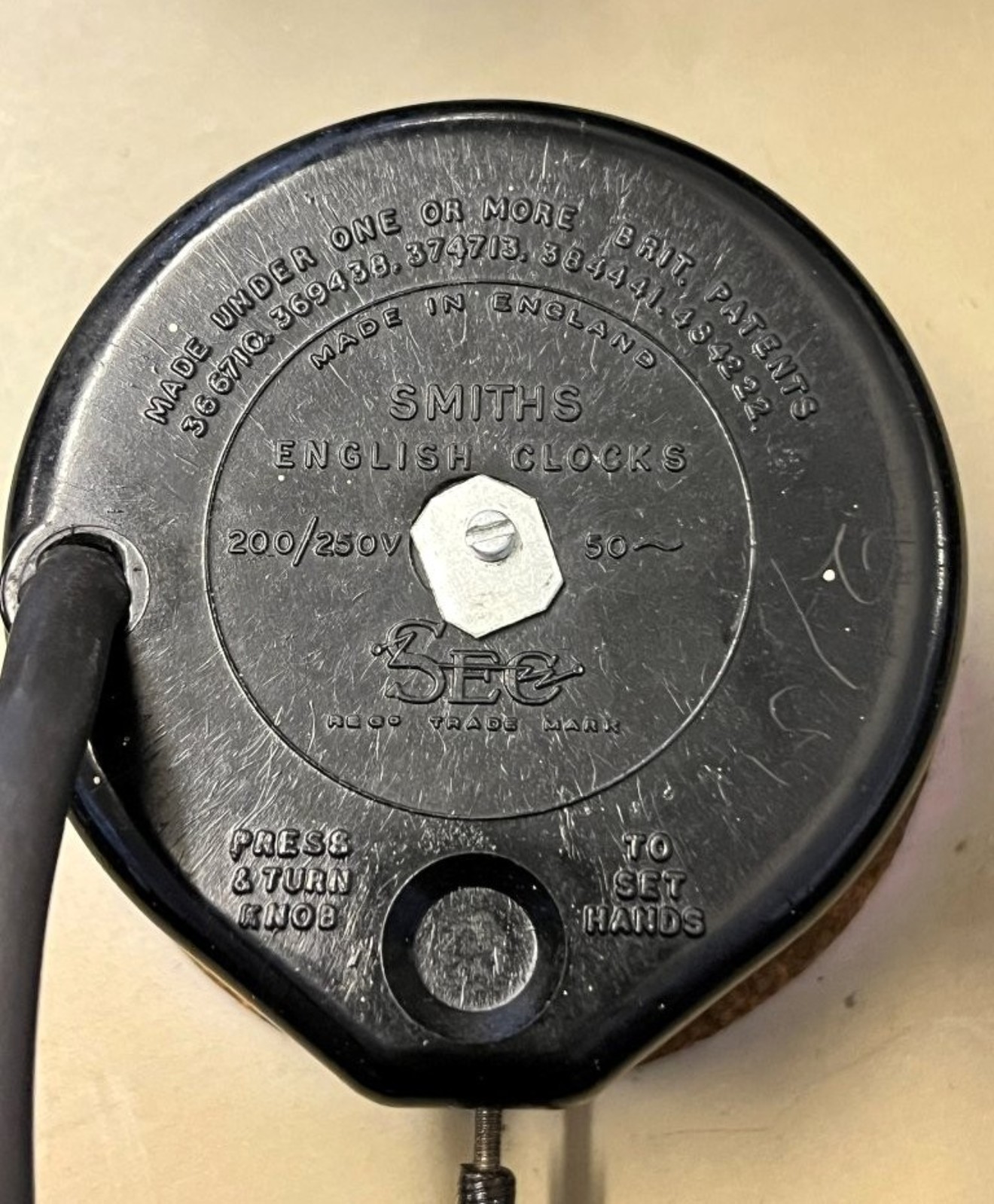 Vintage Smith's Sectric Electric Wall Clock ﻿with Brown Bakelite Case