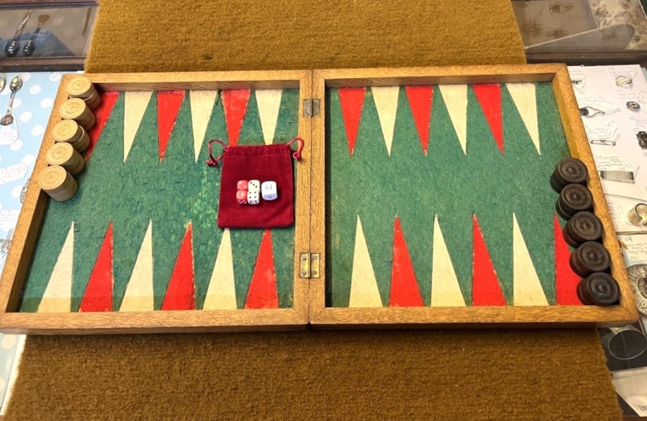 Vintage Backgammon / Draughts Set in Wooden Case