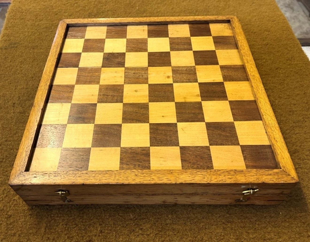 Vintage Backgammon / Draughts Set in Wooden Case