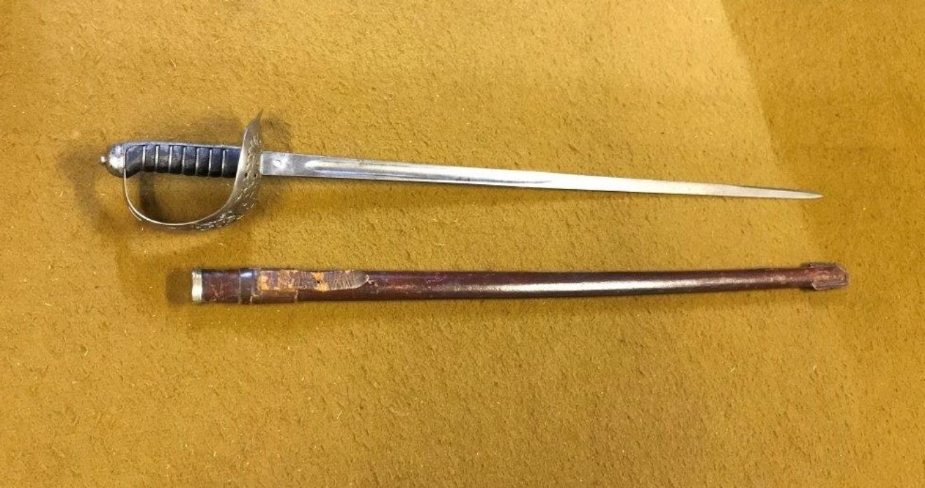 WW1 1897 Pattern George V Infantry Officers Sword with Leather Scabbard