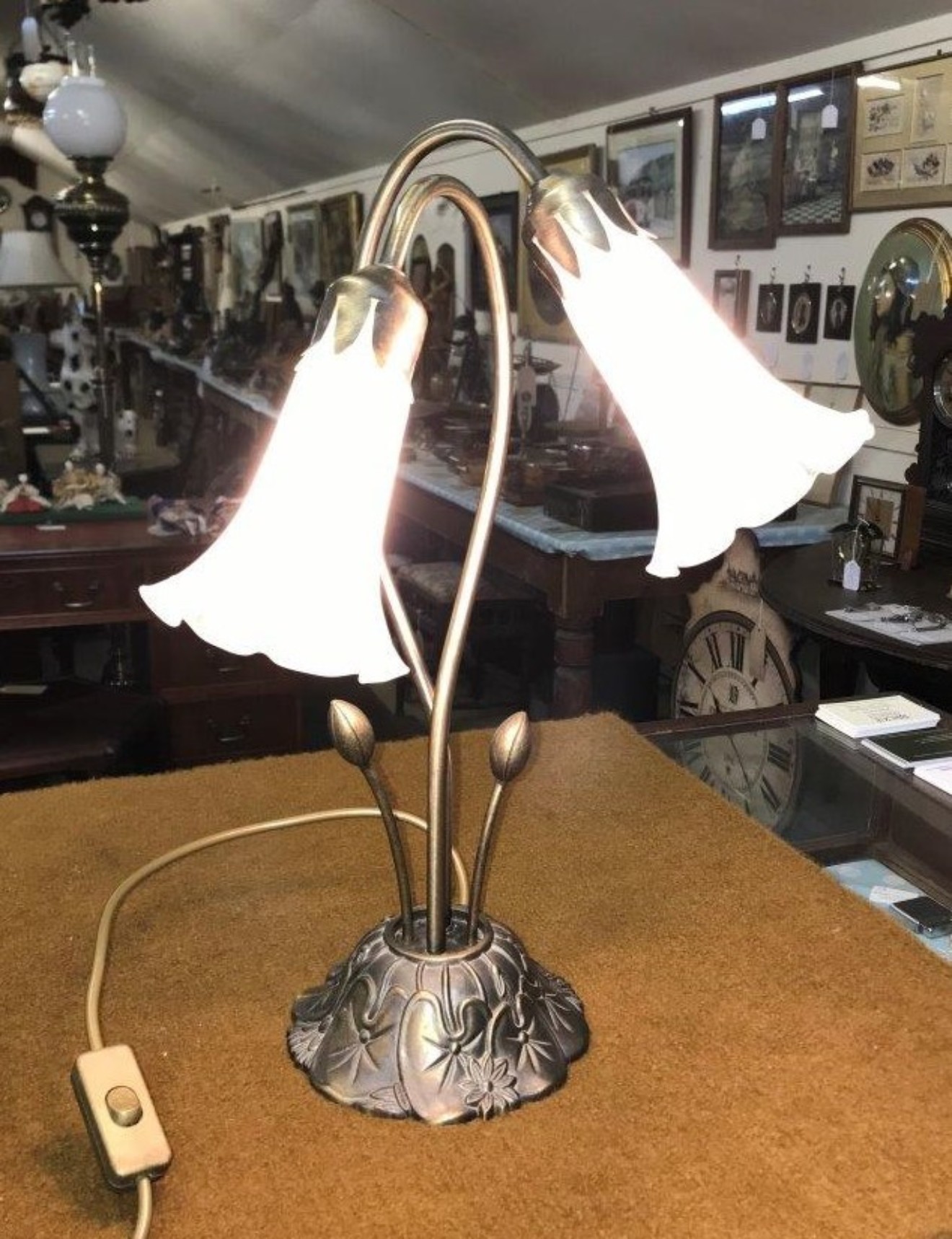 Vintage Twin Globe Lily Table Lamp Bronzed Effect Finish with Mottled Glass Shades