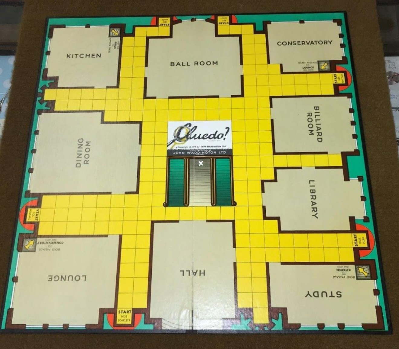 Vintage Cludo Board Game John Waddington London and Leeds