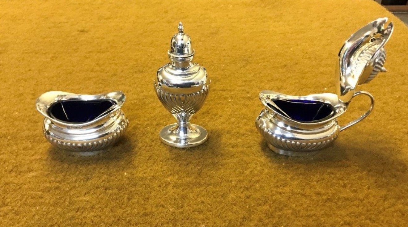 Vintage Cased Sterling Silver Cruet Set