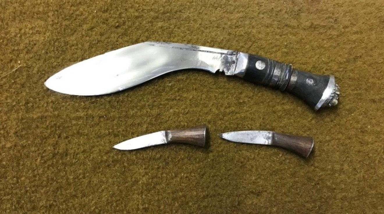 Vintage Gurkha Kukri in Leather Sheath c/w 2 Karda Knives