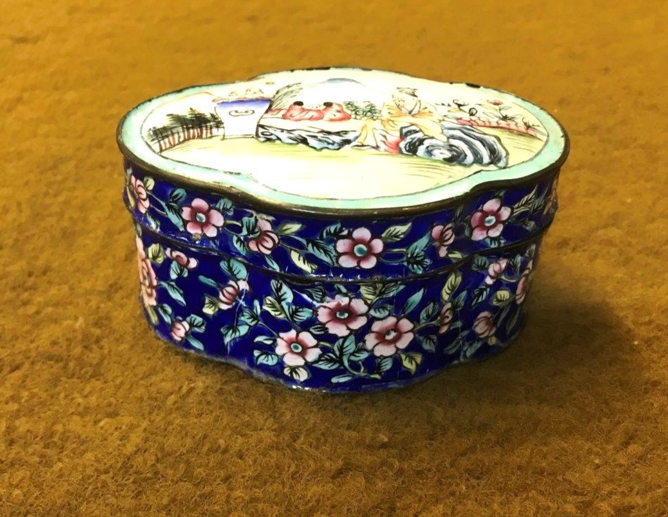 Antique Chinese Enamel on Copper Quatrefoil Trinket Box