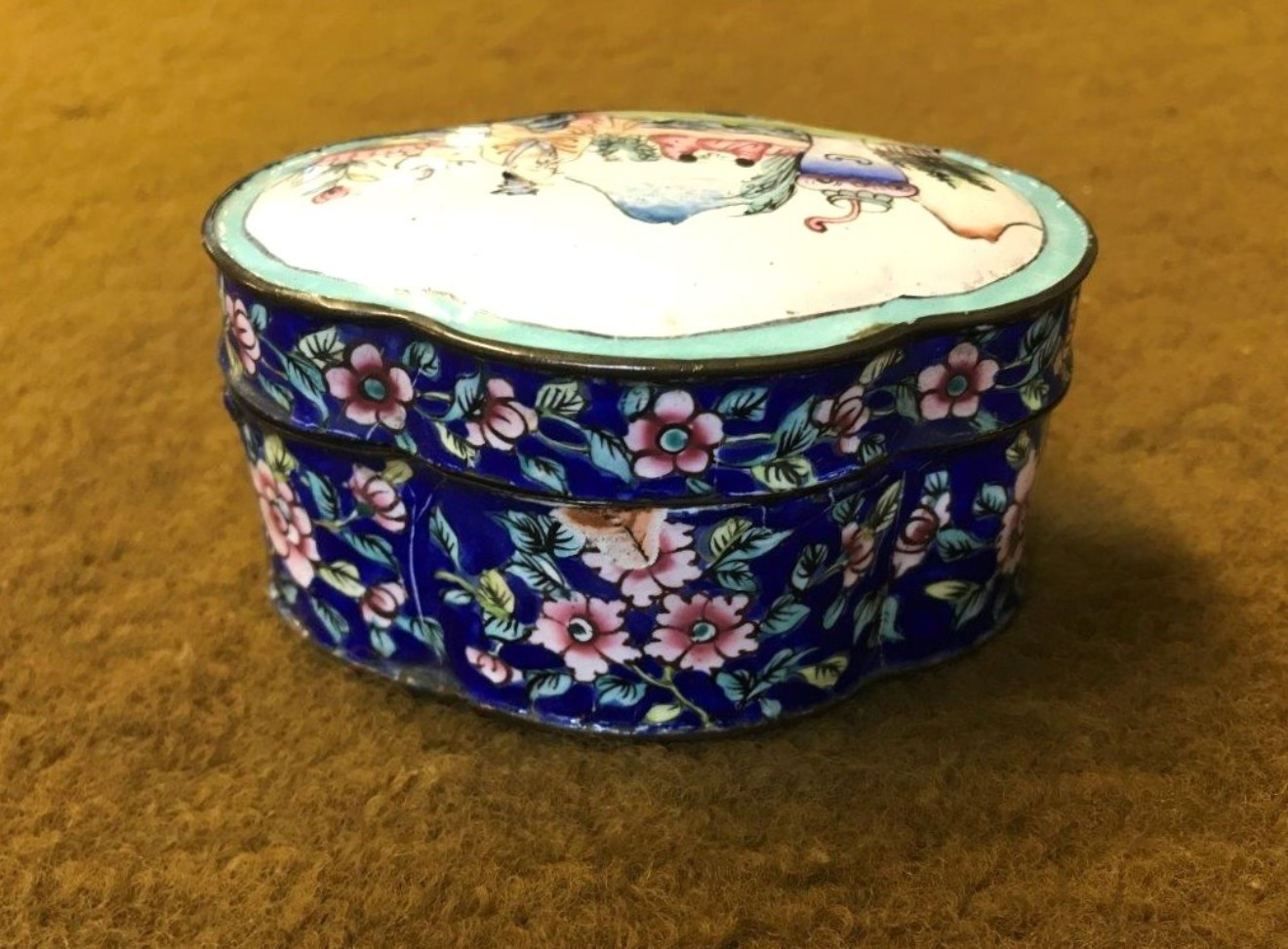 Antique Chinese Enamel on Copper Quatrefoil Trinket Box