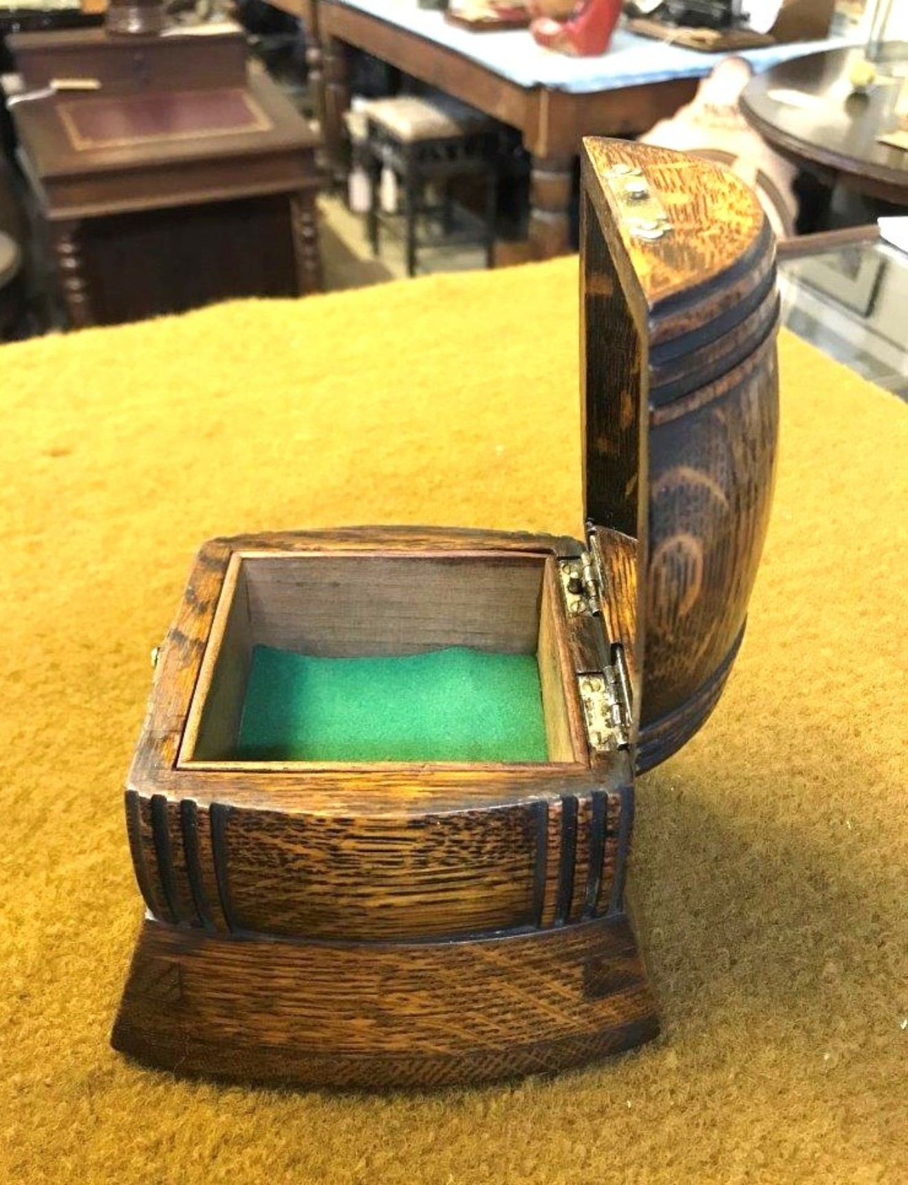 Antique Oak Barrel Trinket / Music Box