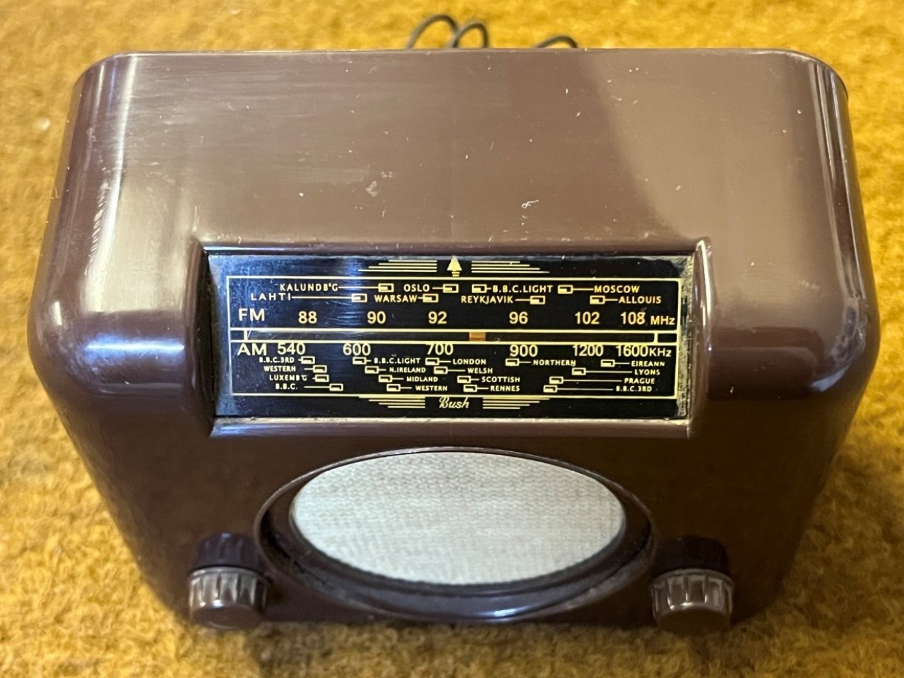 Vintage Art Deco Miniature Replica of a 1950s Bush DAC90 Radio