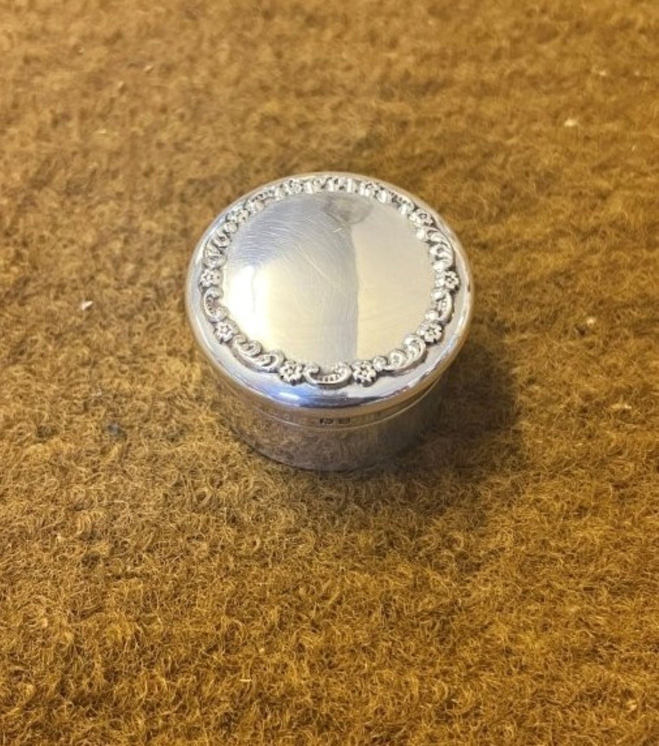 Antique Sterling Silver Pill Box by Mappin & Webb ﻿Hallmarked Birmingham 1911