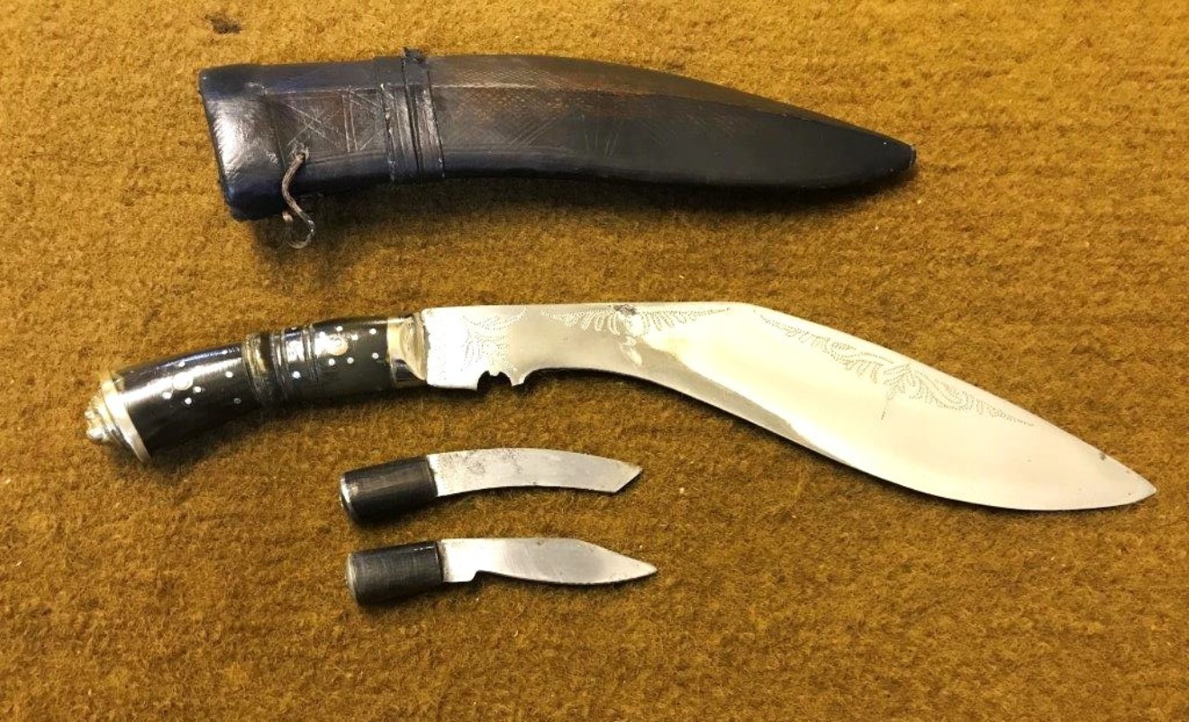 Vintage Gurkha Kukri in Leather Sheath c/w 2 Karda Knives