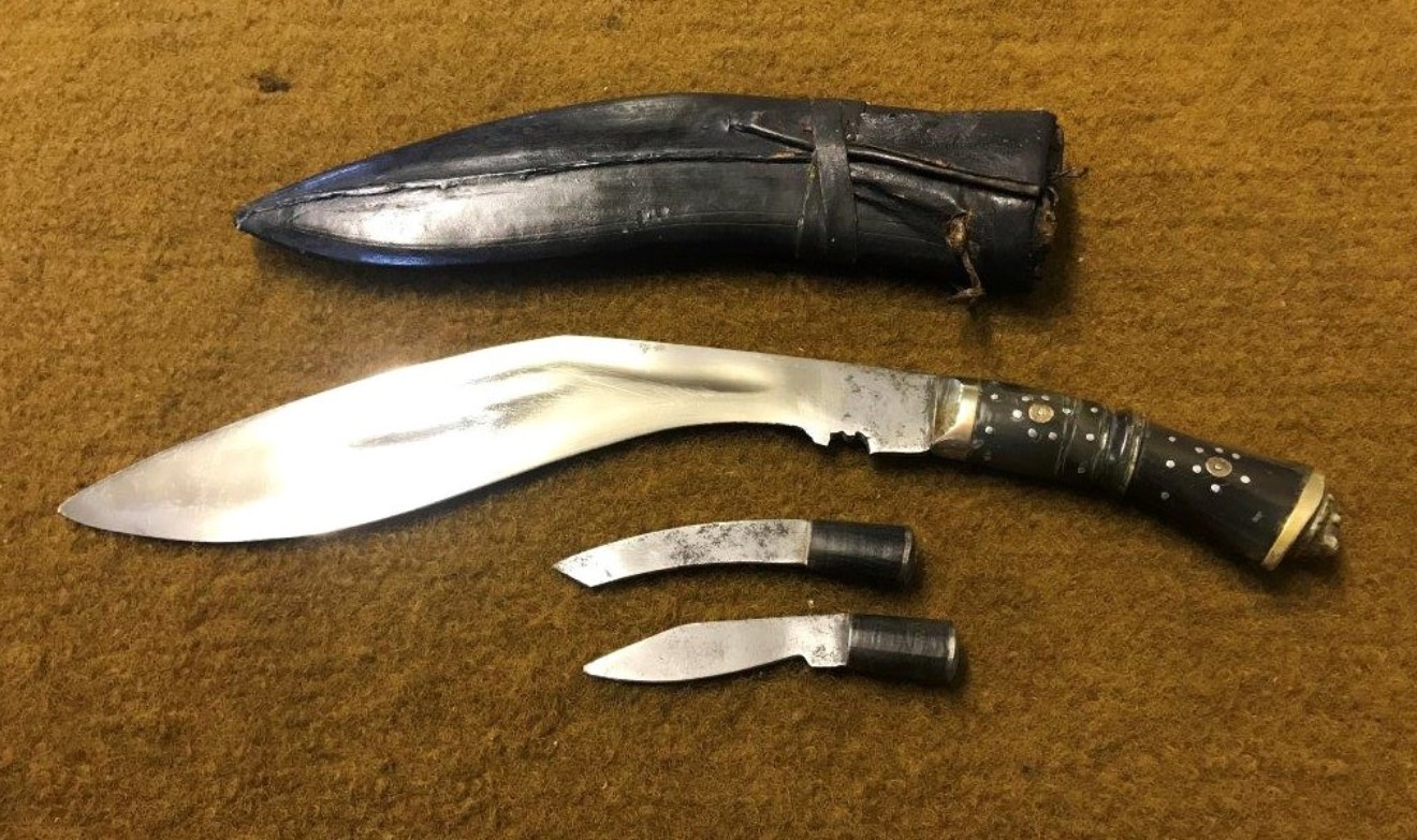 Vintage Gurkha Kukri in Leather Sheath c/w 2 Karda Knives