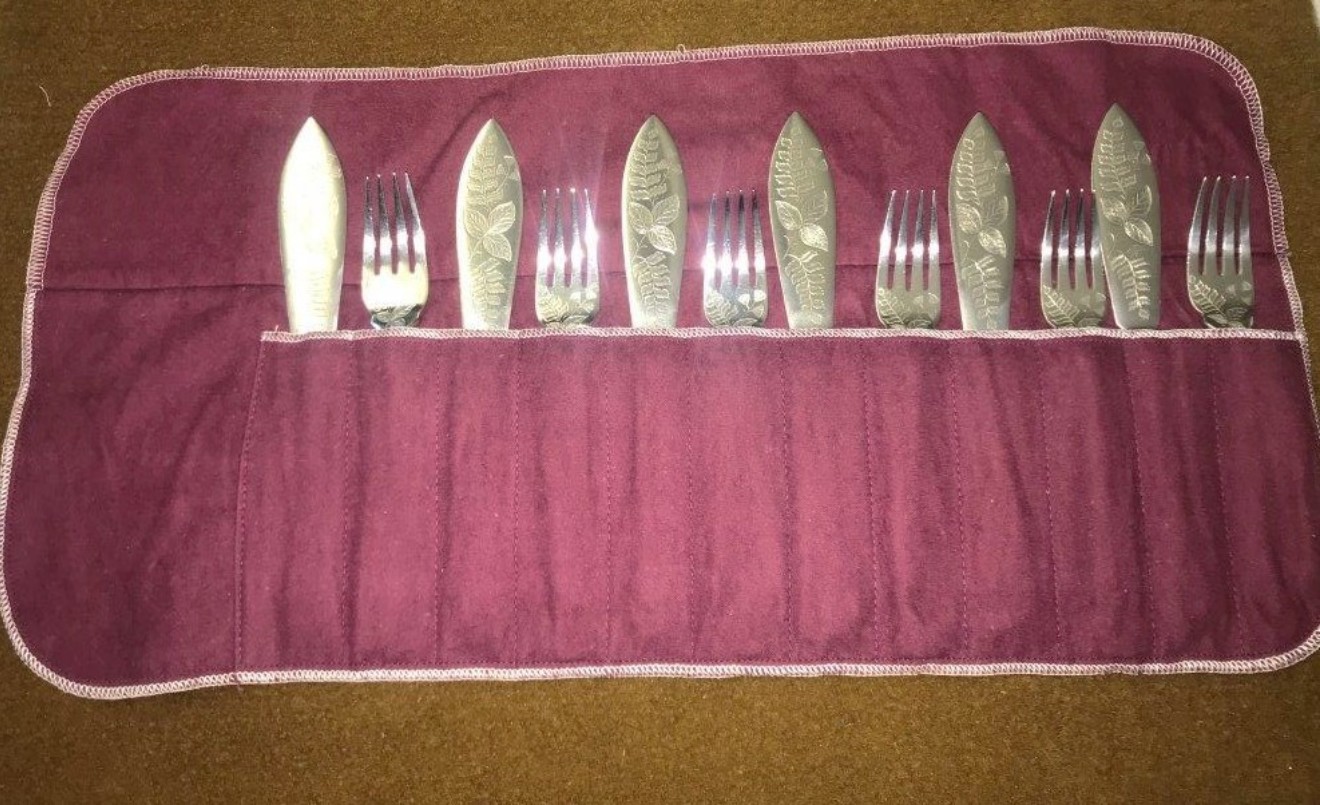 Vintage Set of 6 each Ornate Fish Knives and Forks in 'Tarnprufe' Cloth Roll