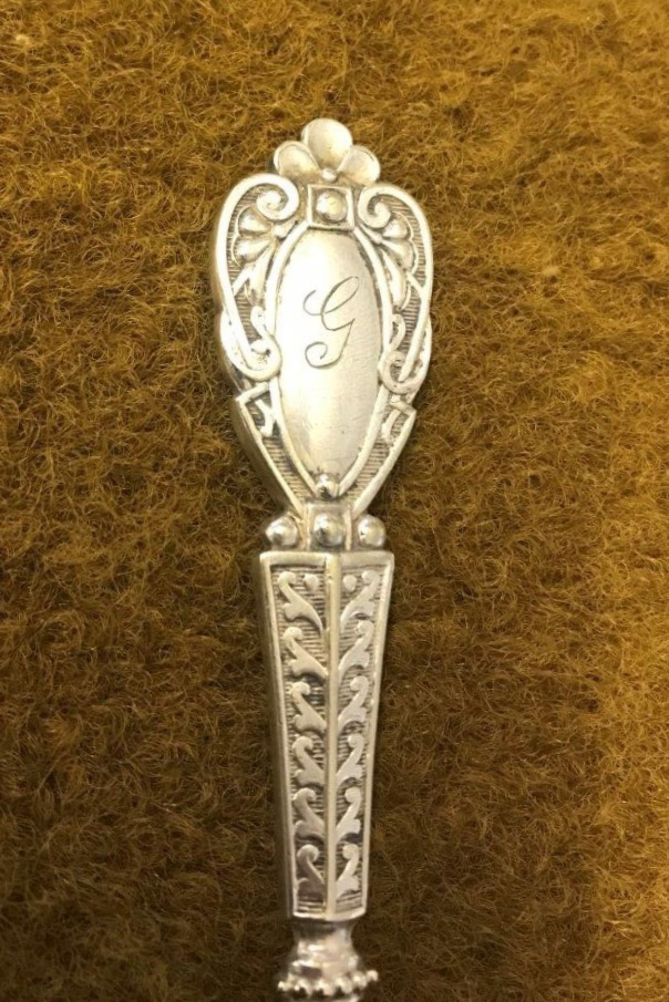 Antique Cased Set of 2 Silver Plated Berry Spoons Monogramed G