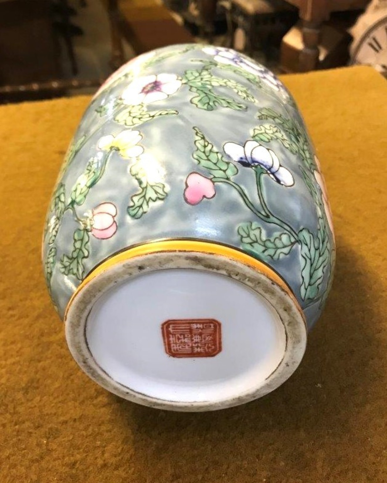 Vintage Chinese Temple Jar Floral Pattern