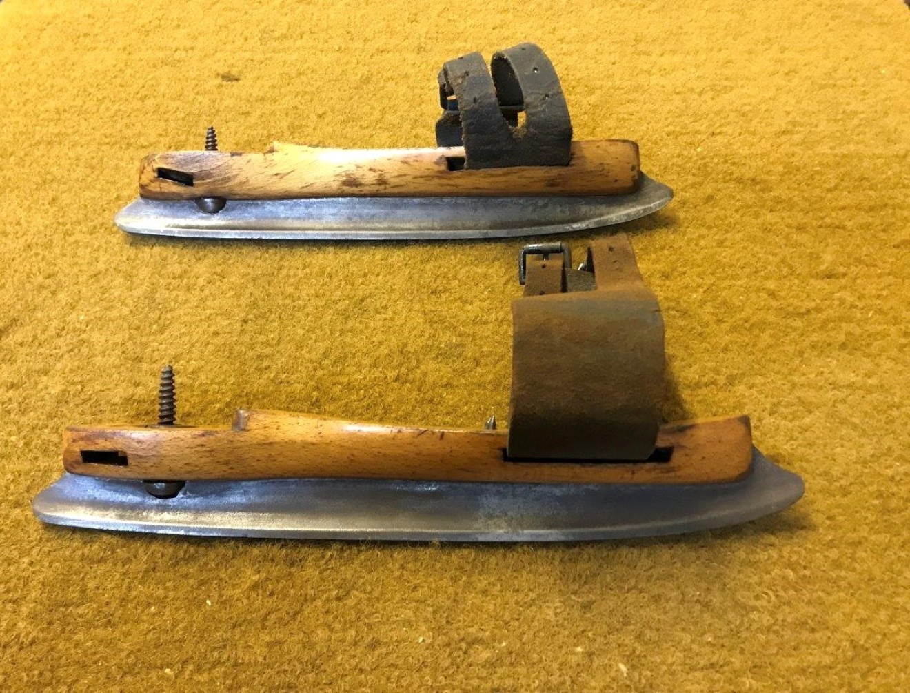 Victorian Child's Wooden Screw On Ice Skates