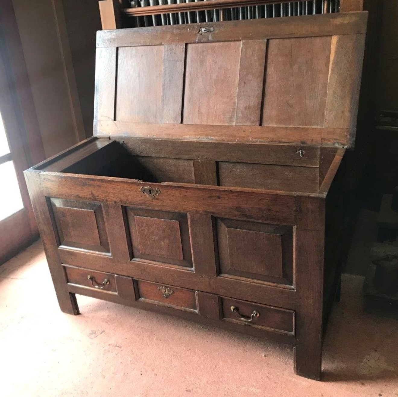 Georgian Oak Mule Chest / Coffer