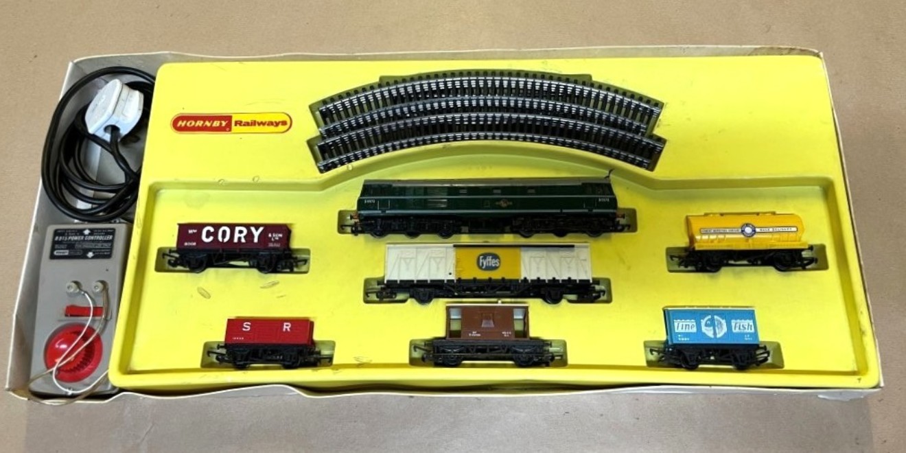 Vintage Hornby Railways R507 Freightmaster 00 Gauge Electric Train Set