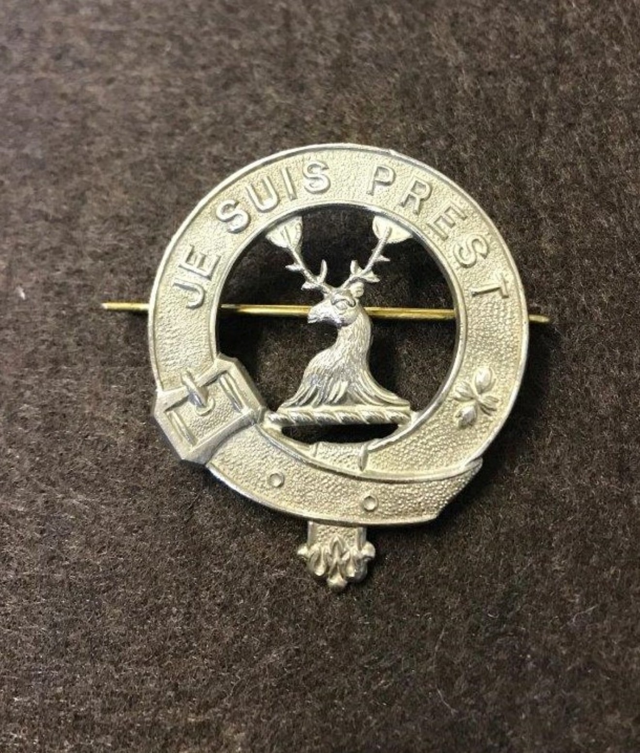 Lovat Scouts Cap Badge with Motto "Je Suis Prest"