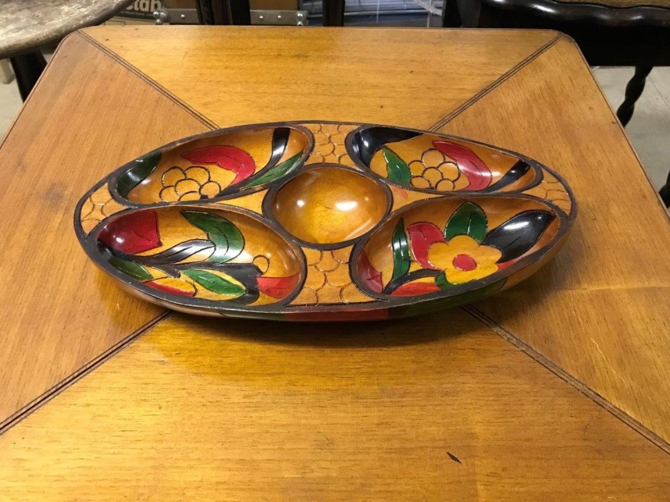 Wooden Painted Hors D'oeuvres Serving Dish