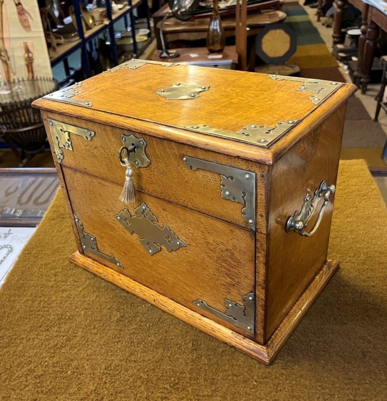 Edwardian Honey Oak Smokers Box with Internal Carousel and Storage Compartments