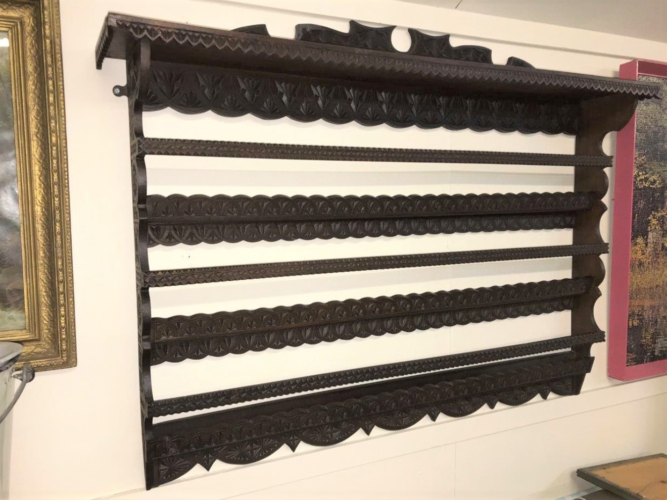 Scottish Chip Carved Hanging Plate Rack﻿