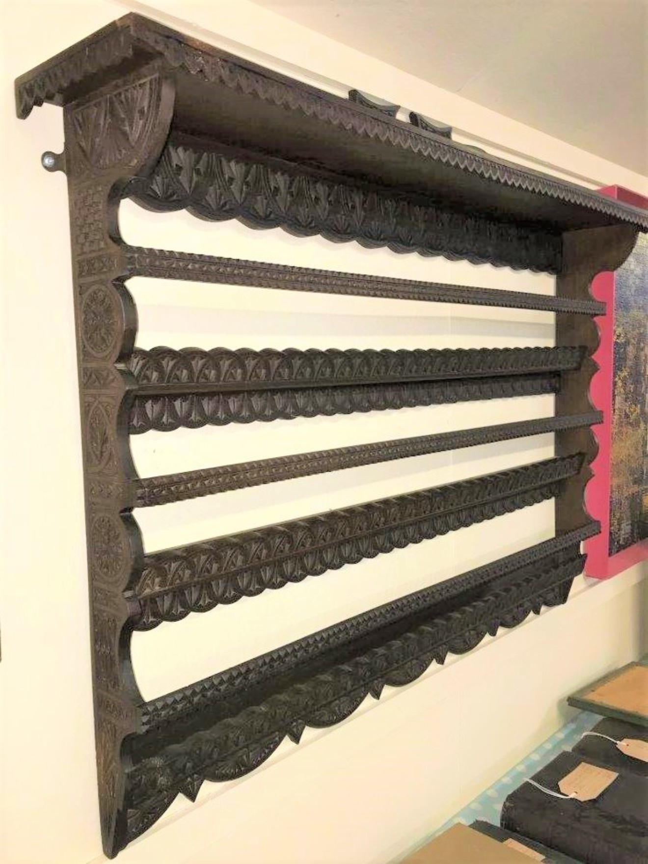 Scottish Chip Carved Hanging Plate Rack﻿