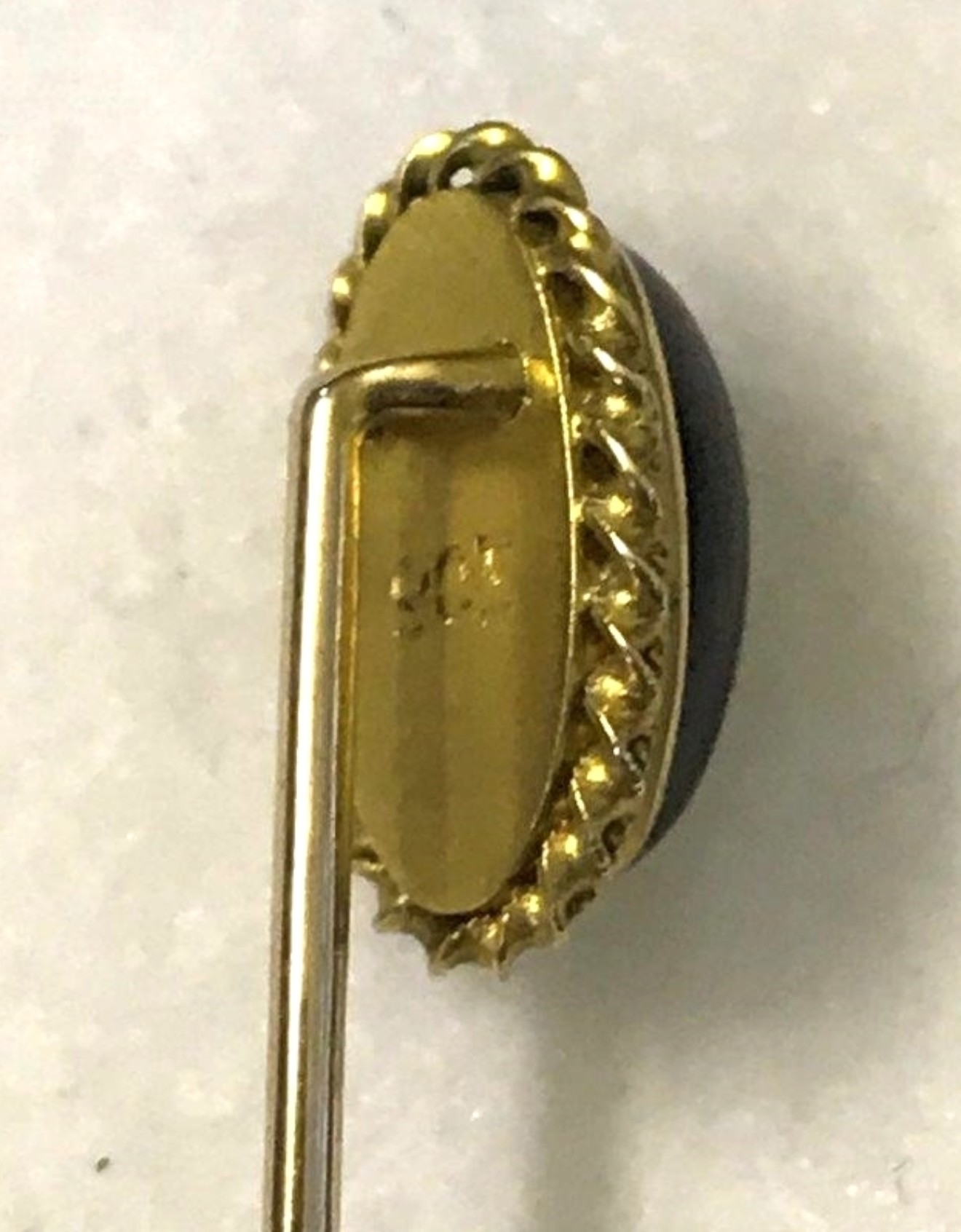Vintage 9 Carat Gold Agate Stick Pin