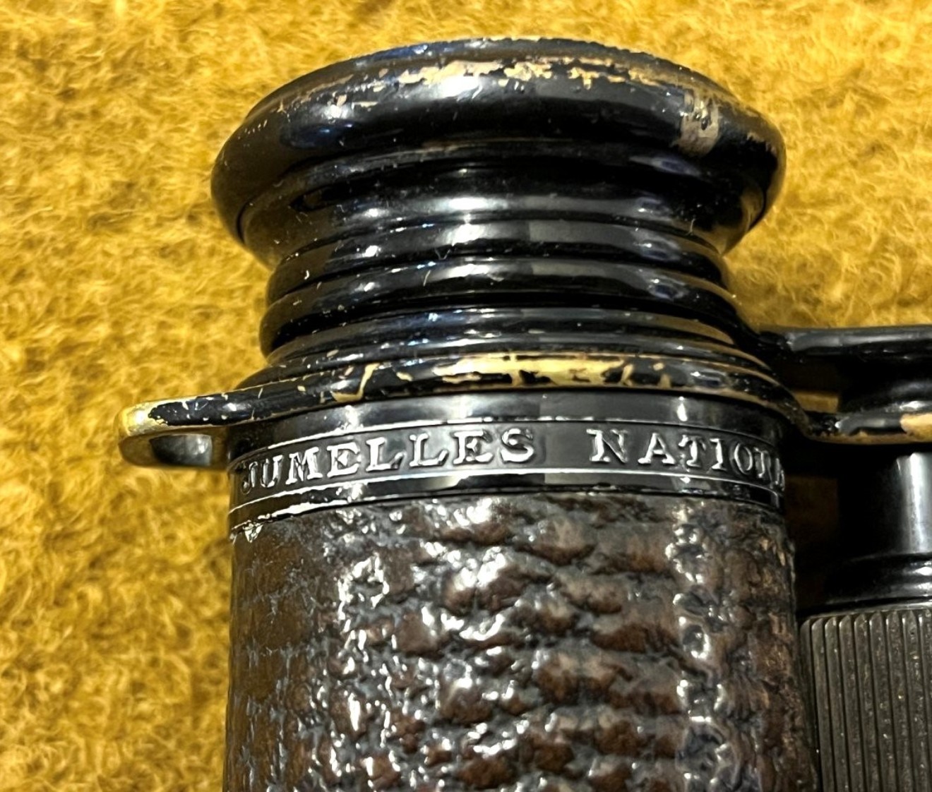 WW1 Military Binoculars by Colmont Paris in Leather Case Stamped 19 HLI for 19th Volunteer Battalion Highland Light Infantry