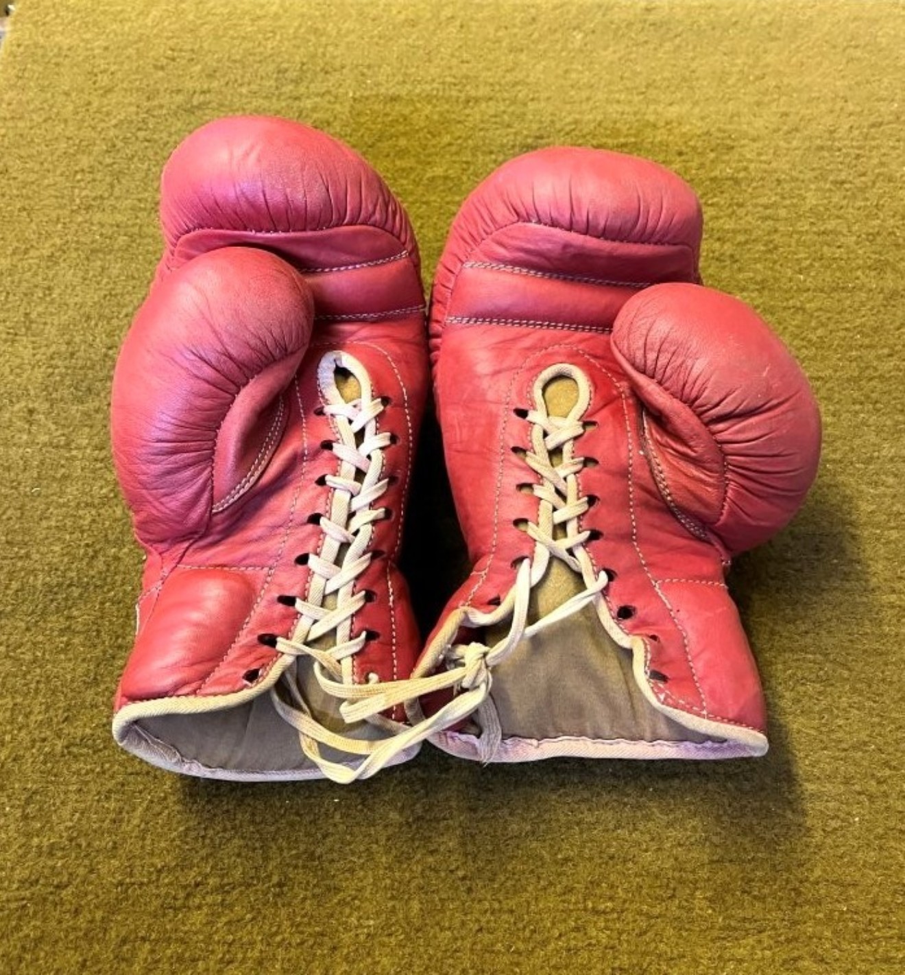 Vintage Boys Lonsdale London Laced Boxing Gloves