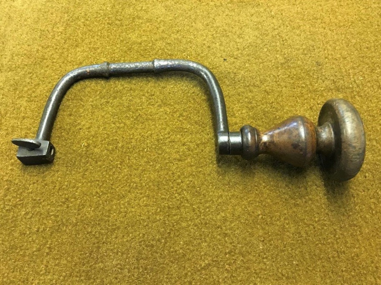 Common Iron Hand Drill Brace