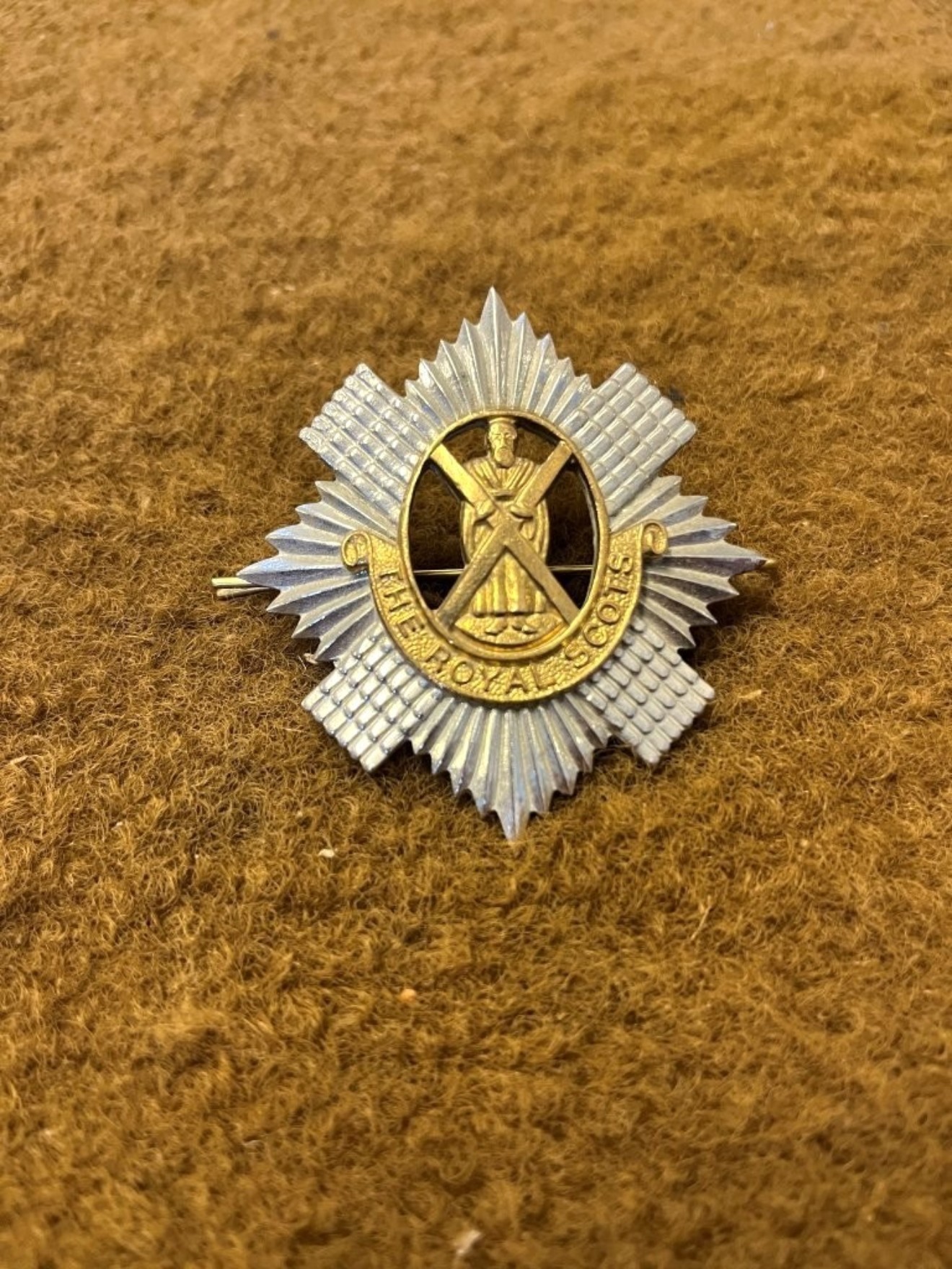 Vintage The Royal Scots Cap Badge
