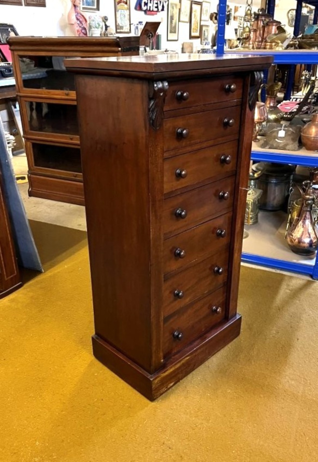 Antique Mahogany Wellington Chest with 7 Graduated Drawers
