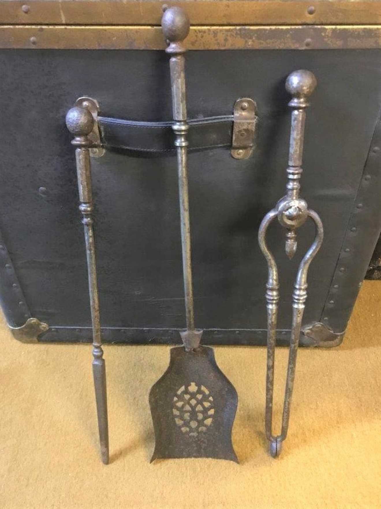 Antique Steel ﻿Fireside Companion Set