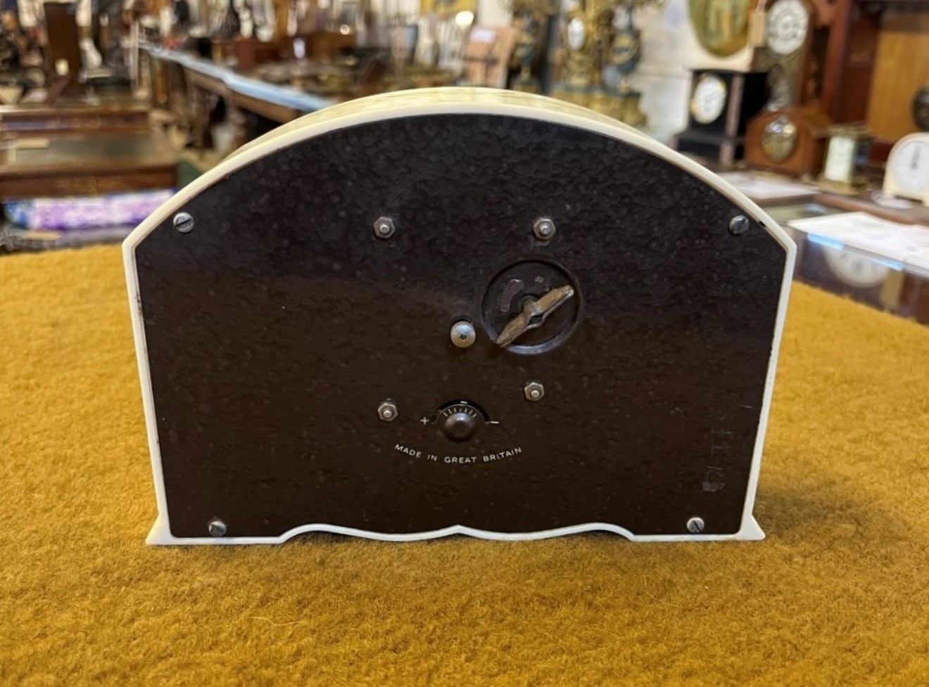 Vintage Smiths Floral Pattern Bakelite Mantle Clock