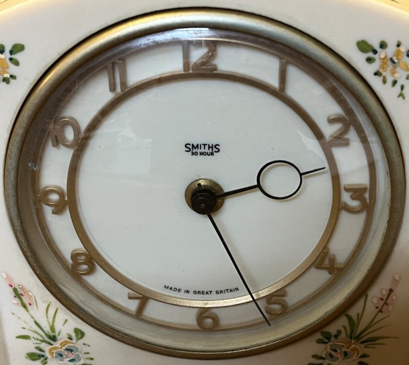 Vintage Smiths Floral Pattern Bakelite Mantle Clock