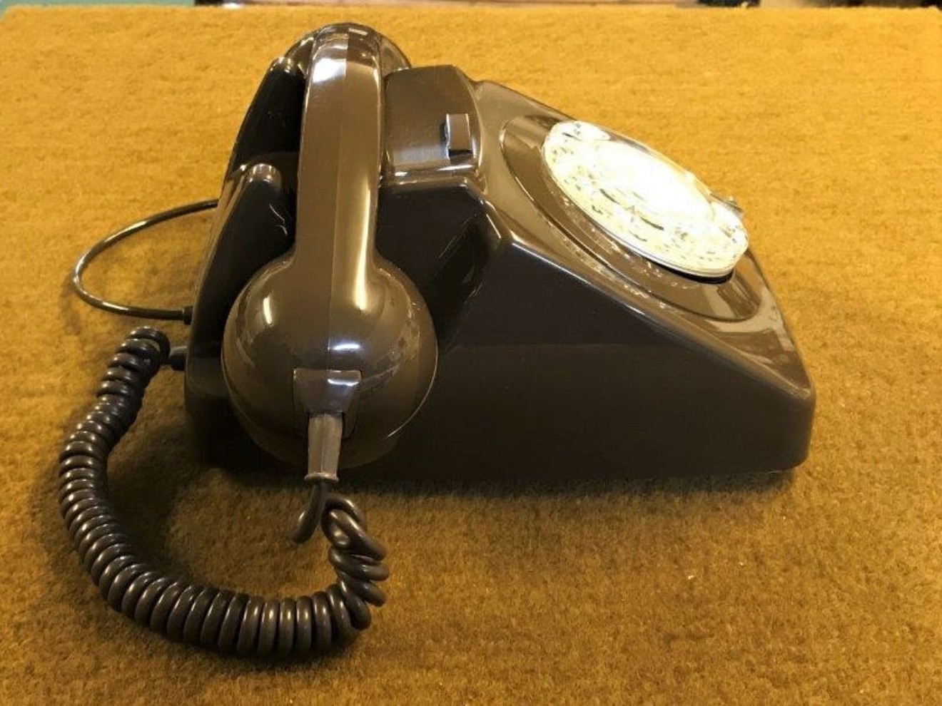 GPO Model 8746G Telephone Brown "Yeoman"