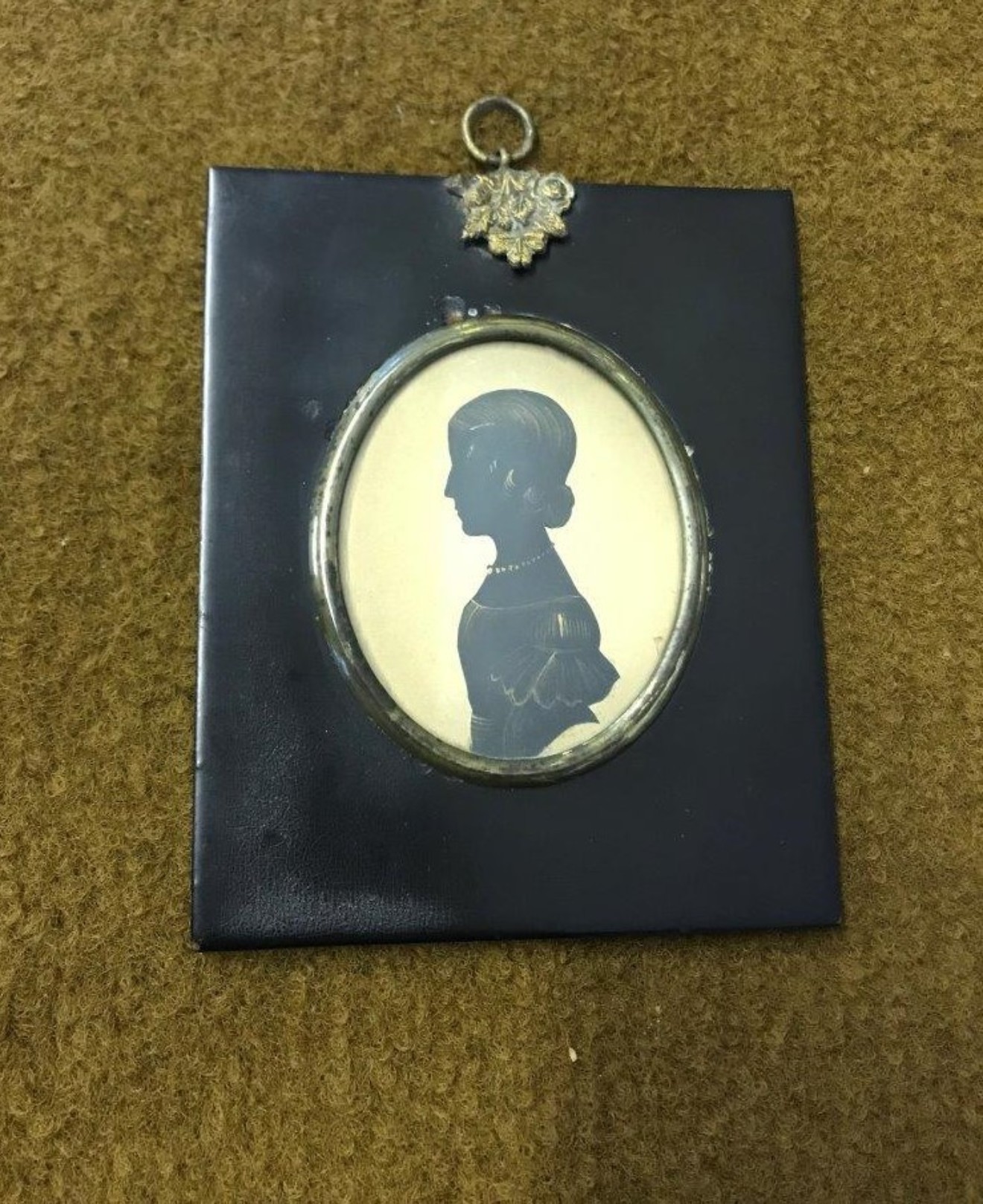 19th Century Portrait Silhouette of a Lady with Highlights Picked Out in Gold