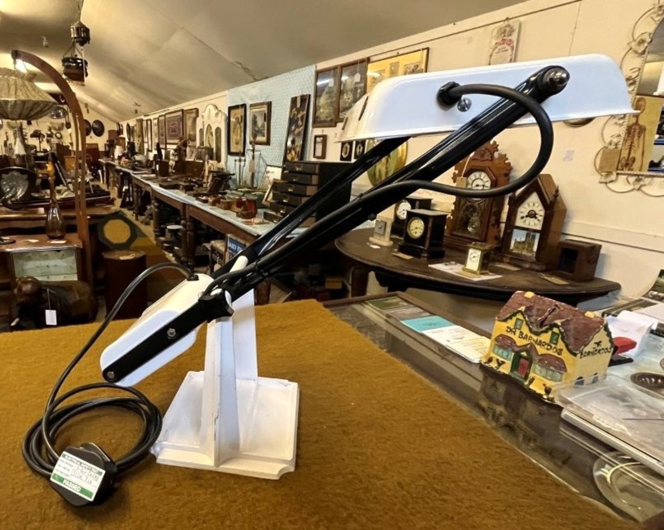 Vintage I.V.A. Engineering Co Ltd Industrial Magnifying Lamp Model GP 220 Volts