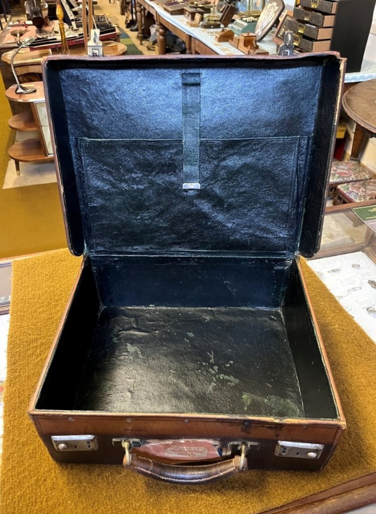 Antique Fitted Travel Case with Cunard Line RMS Aquitania from New York to Southampton Label