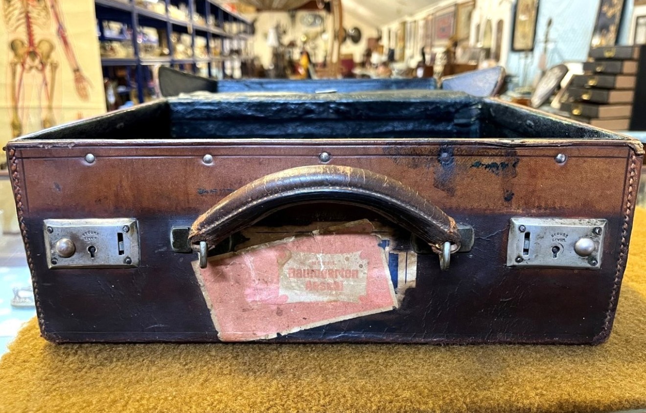 Antique Fitted Travel Case with Cunard Line RMS Aquitania from New York to Southampton Label