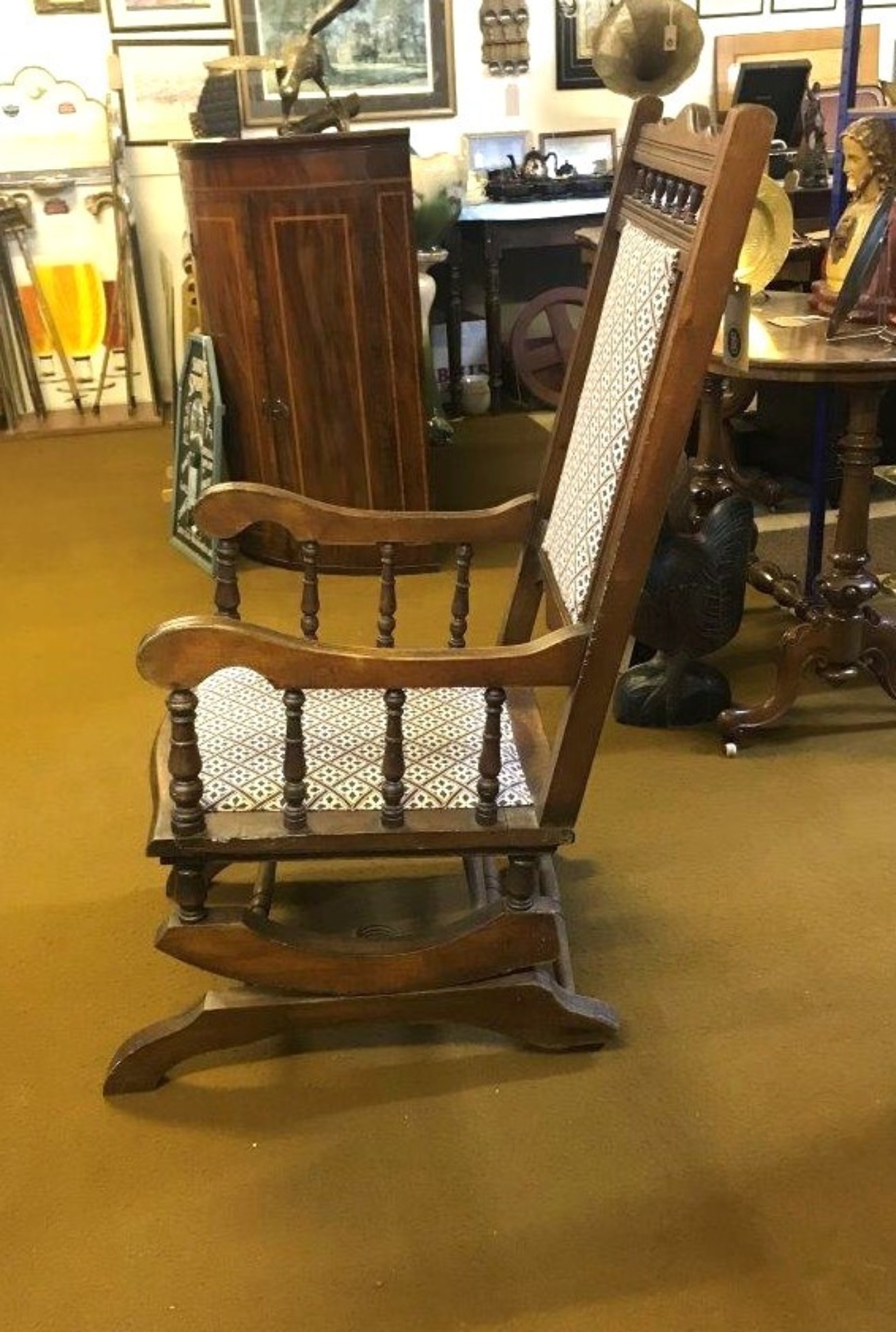 Antique American Style Rocking Chair