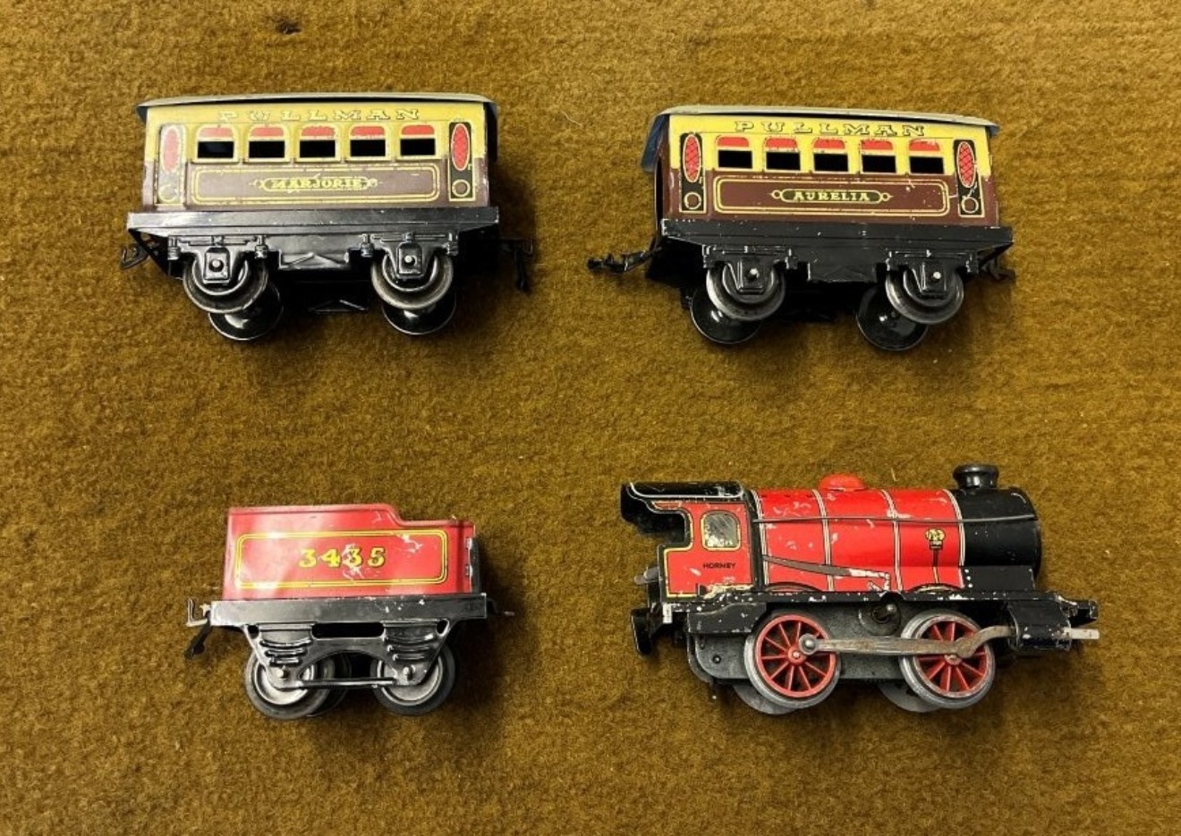 Vintage Hornby Clockwork O Gauge Train Set M1 Passenger Set