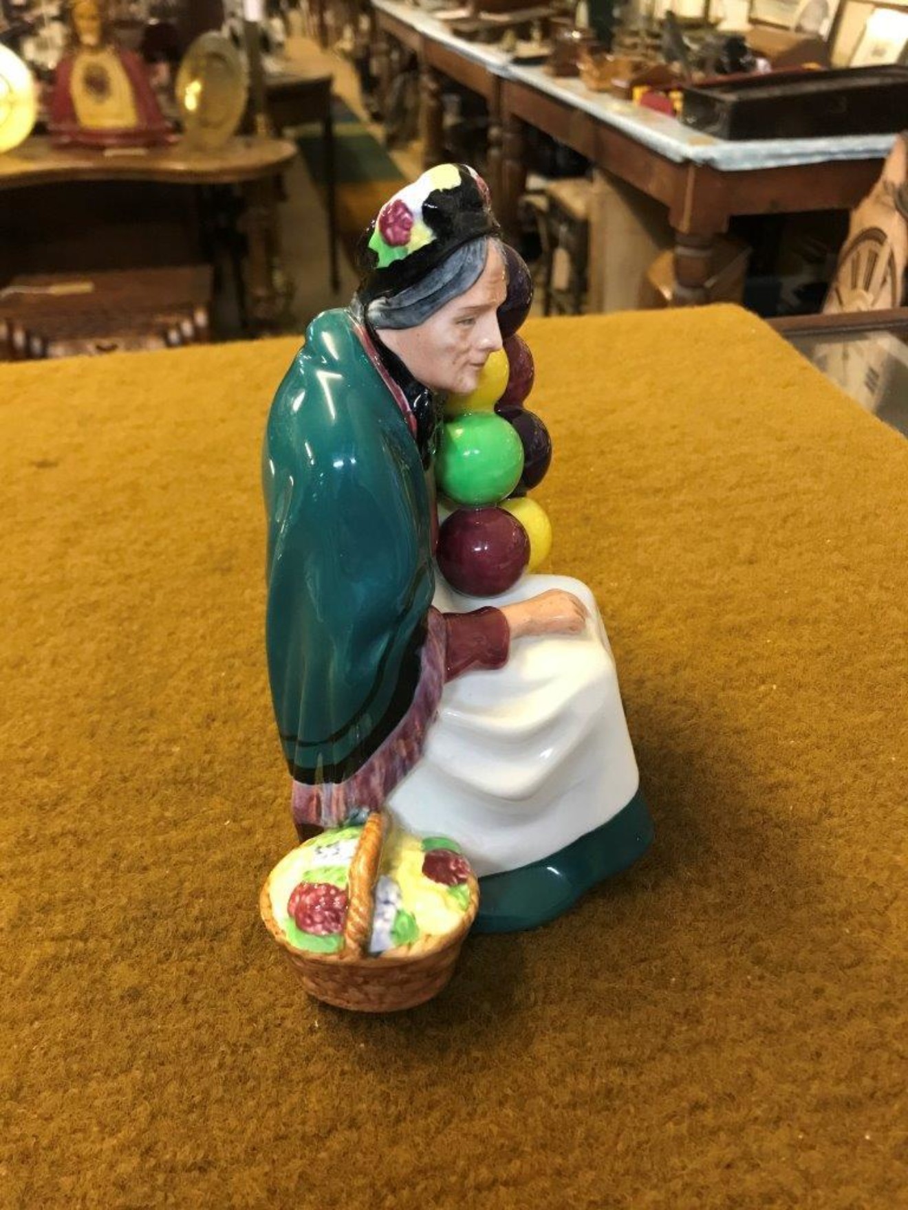 Vintage Royal Doulton Figurine "The Old Balloon Seller" HN1315