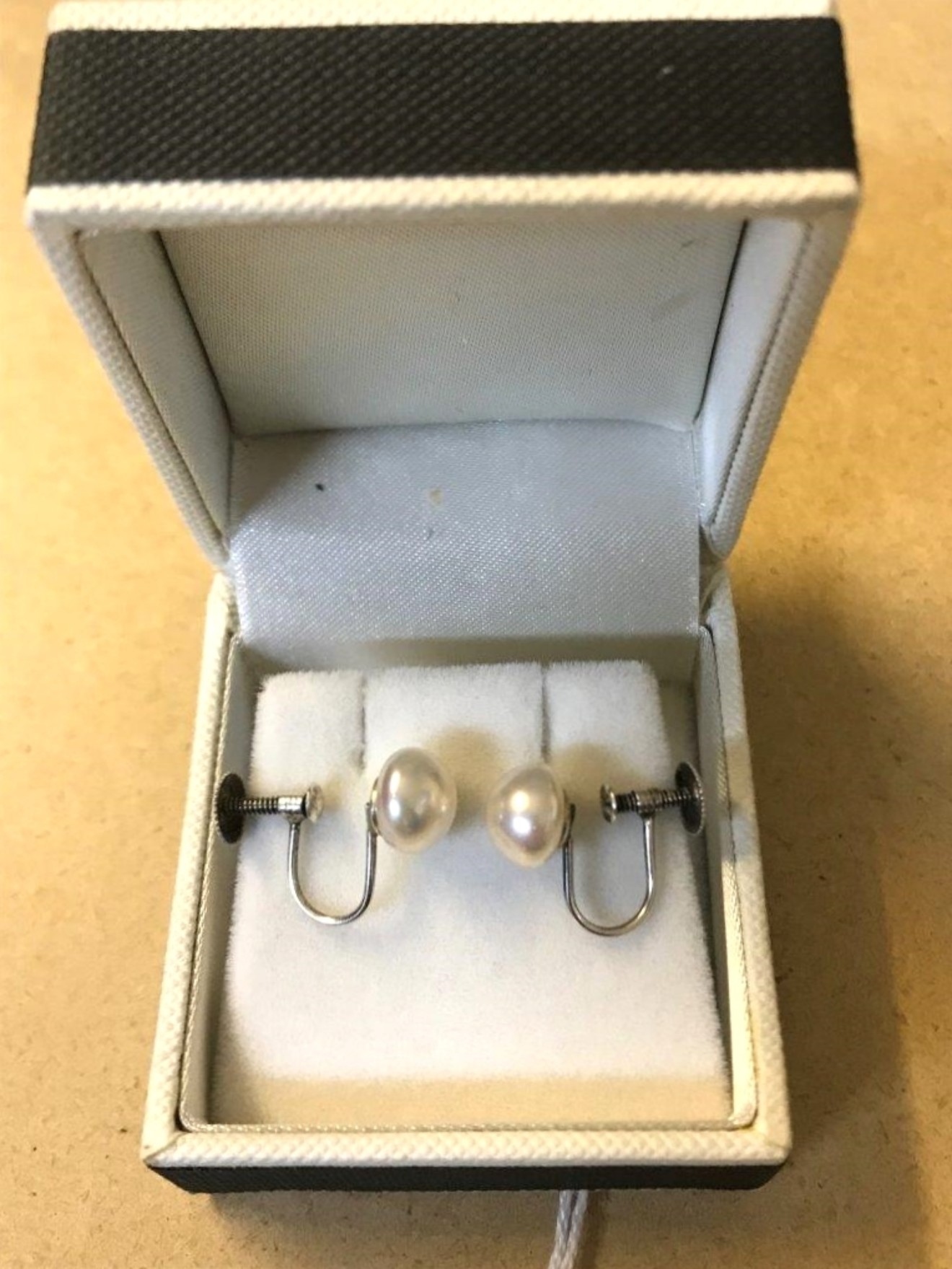 Silver Screw Back Faux Pearl Ear Rings