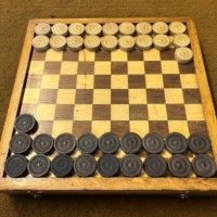 Vintage Backgammon / Draughts Set in Wooden Case